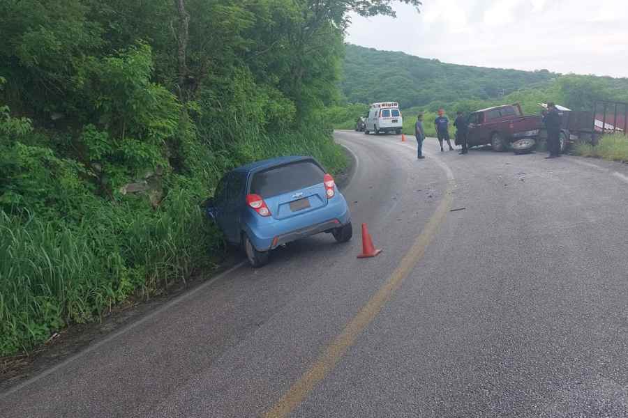 Choque frontal en Nuevo Morelos (1)