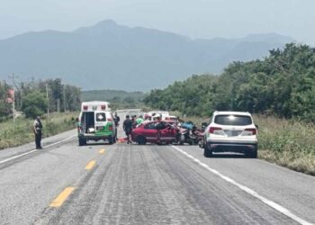 Cierran Carretera Victoria-Monterrey tras fuerte accidente vehicular