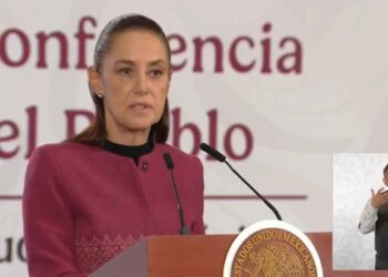 Claudia Sheinbaum analiza medidas para reducir uso excesivo de celulares en niños y adolescentes