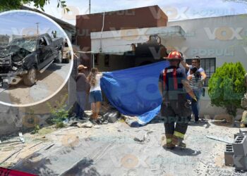 Conductor choca contra vehículo, intenta huir y termina proyectándose contra vivienda en Reynosa, Tamaulipas