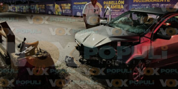 Conductor destroza su automóvil tras fuerte choque en Altamira, Tamaulipas
