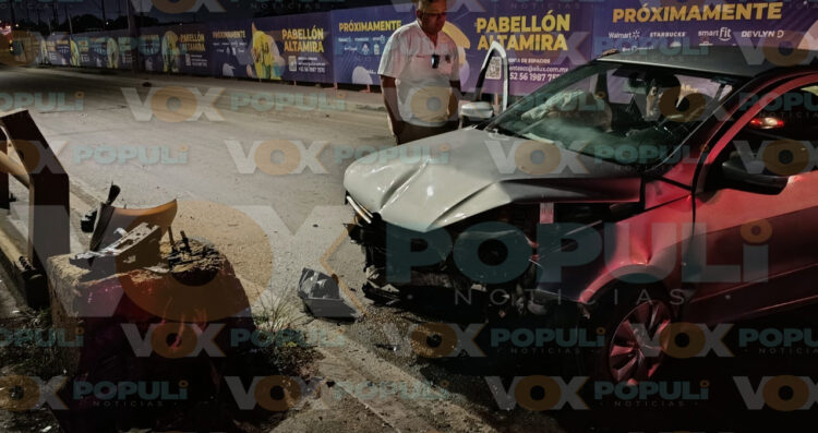 Conductor destroza su automóvil tras fuerte choque en Altamira, Tamaulipas