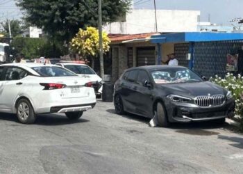 Conductora resulta lesionada tras sufrir aparatosa volcadura en Guadalupe, NL