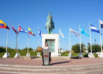 Conmemoran el natalicio de Simón Bolívar con ceremonia cívica en Nuevo Laredo, Tamaulipas
