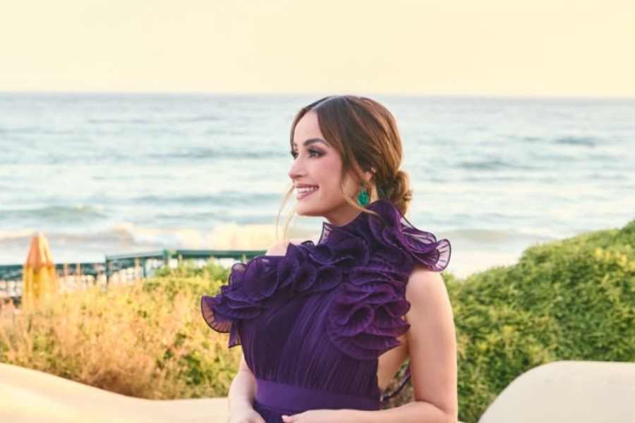 Cynthia Rodríguez presume su baby bump en redes sociales