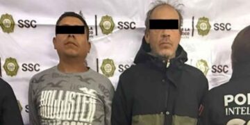 Detienen a dos hombres con droga y solventes en la Ciudad de México