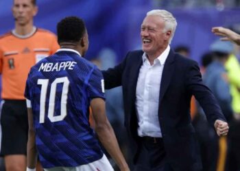 Didier Deschamps defiende a Kylian Mbappé tras críticas por su comportamiento