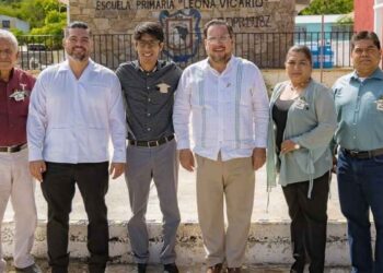 Dota SET de centro de cómputo a la Escuela Primaria Multigrado “Leona Vicario” de San Nicolás