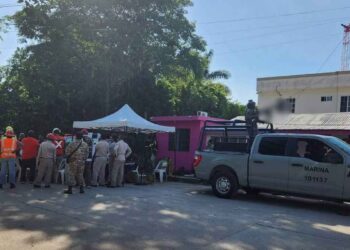 Evacúan personas trabajos combustible Madero