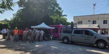 Evacúan personas trabajos combustible Madero