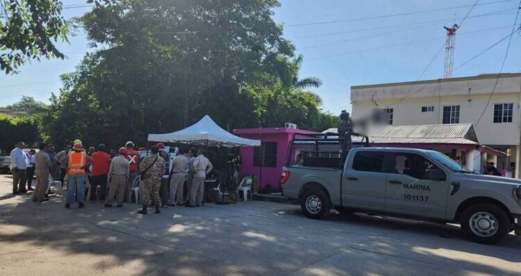 Evacúan personas trabajos combustible Madero