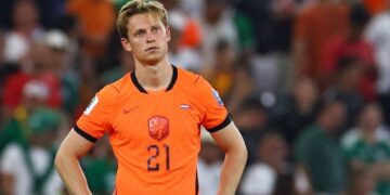 Frenkie de Jong se perdería el inicio de LaLiga con Barcelona por lesión