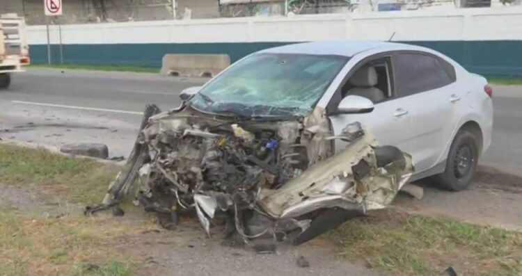 Fuerte choque deja un hombre gravemente herido en la carretera Laredo en Apodaca, Nuevo León