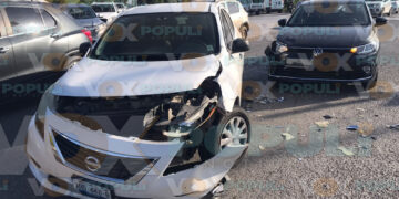 Fuerte choque entre vehículos provoca caos vial en Ciudad Victoria, Tamaulipas