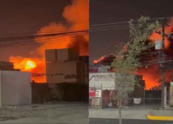 Fuerte incendio en tarimera de Apodaca, Nuevo León, consume ocho vehículos