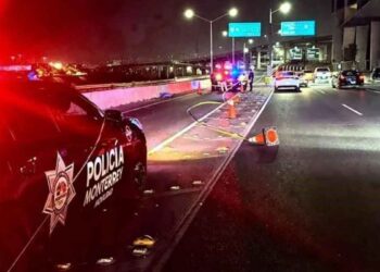 Hombre muere atropellado al intentar cruzar avenida en Monterrey, Nuevo León