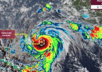 Huracán Genevieve se intensifica y alcanza categoría 3 frente a costas de México