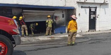 fuerte incendio Villa Mitras