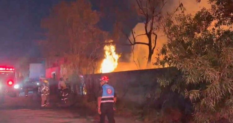 Incendio tarimera Escobedo