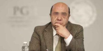 Juez cambia medida cautelar de Jesús Murillo Karam por caso Ayotzinapa; usará brazalete electrónico