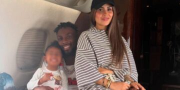 Julián Quiñones presume vacaciones familiares tras la polémica con aficionados