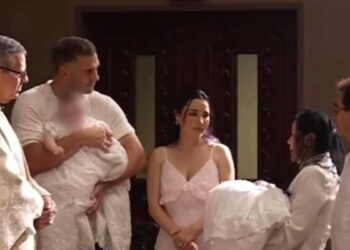 Martha Higareda y Lewis Howes celebran el bautizo de sus mellizas en íntima ceremonia