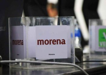 Morena prepara un filtro