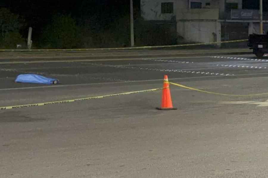 Motociclista pierde la vida tras derrapar en la Carretera Nacional en Monterrey, Nuevo León