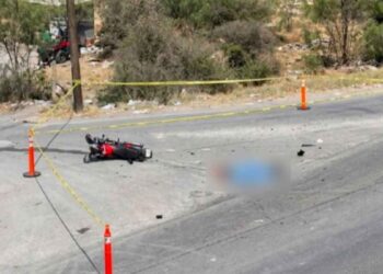 Fallece motociclista tras impactarse contra tráiler en García, Nuevo León