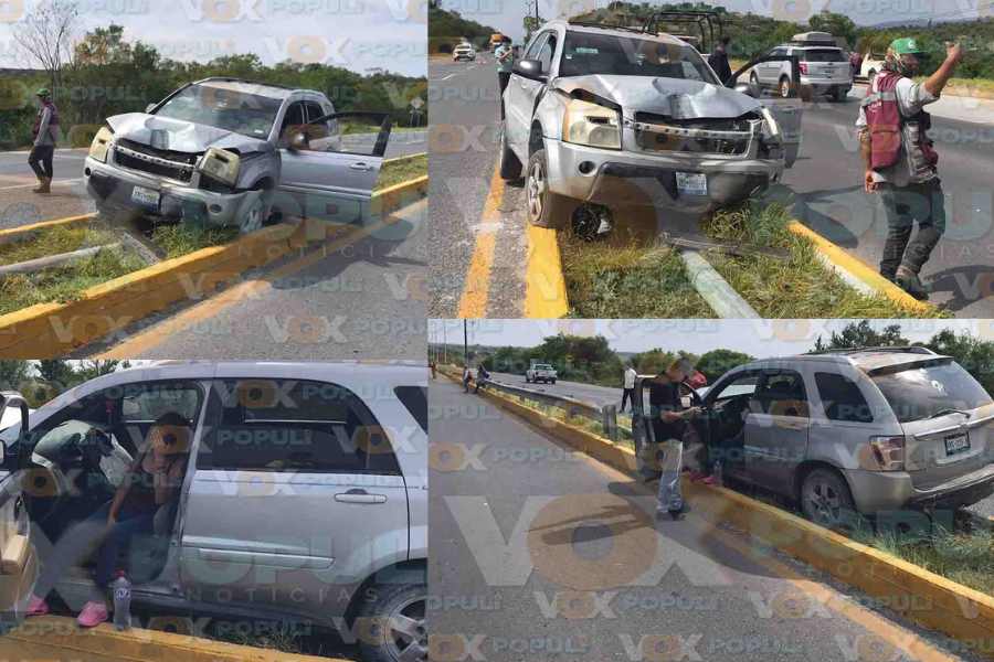 Mujer pierde el control de camioneta y derriba luminaria en Ciudad Victoria, Tamaulipas