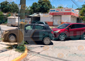 Mujer protagoniza fuerte choque con heridos tras omitir alto en Cd. Victoria, Tamaulipas