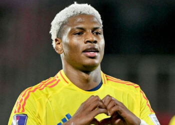 delantero colombiano Óscar Perea