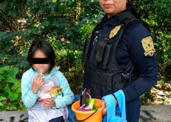 Polícia capitalina resguarda a menor aparentemente abandonada en calles de Álvaro Obregón, CDMX
