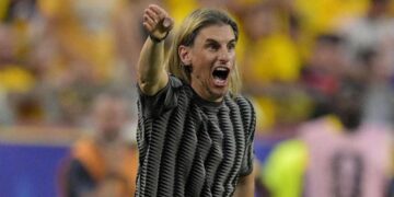Sebastián Beccacece deja a Ecuador tras eliminación ante México