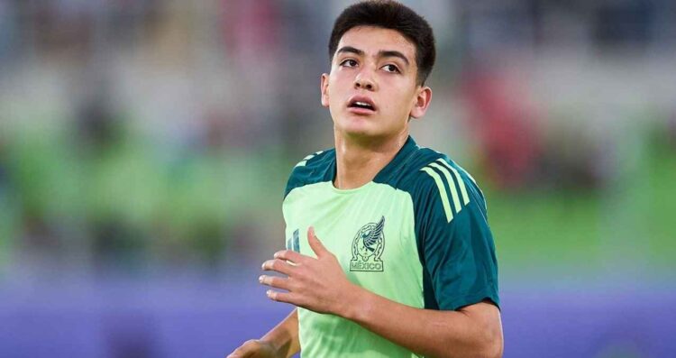 Gilberto Mora fuera Selección