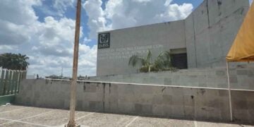 Trabajadores en clínica del IMSS en Matamoros, Tamaulipas, suspenden labores por falta de aire acondicionado