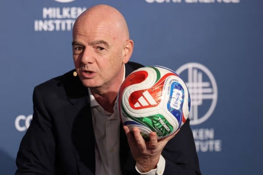 UEFA busca sacar a Infantino