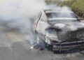 Vehículo se incendia en Jiménez