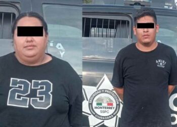 auto robado pareja Monterrey