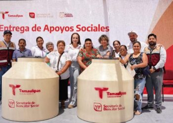 entrega de tinacos Nuevo Laredo