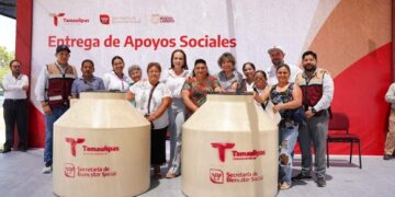 entrega de tinacos Nuevo Laredo