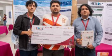 estudiantes investigadores IA UAT
