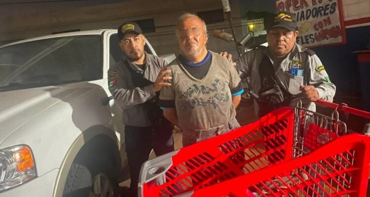 hombre sorprendido en taller de Tampico