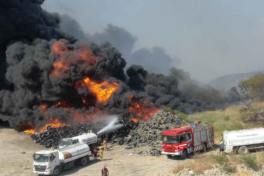 _incendio en el relleno sanitario de Victoria (3)