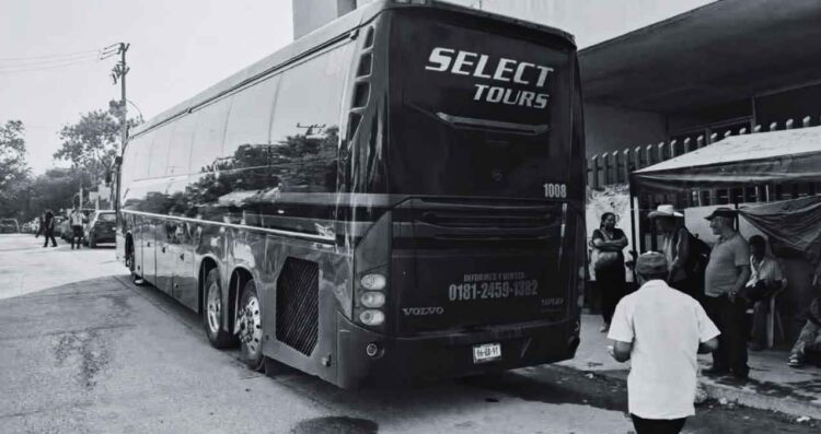 mujer autobus El Meco