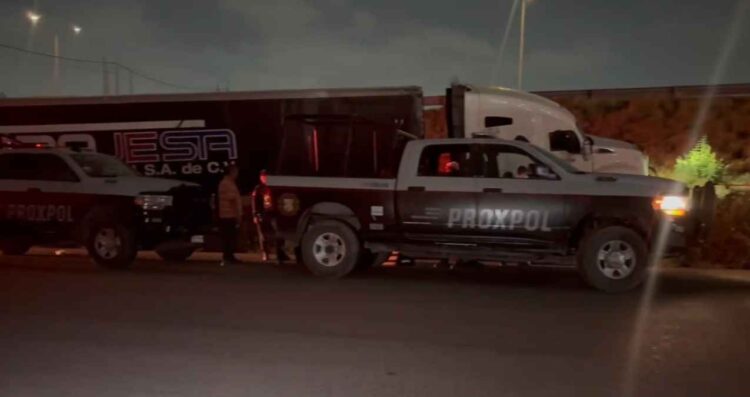 tráiler accidente en la Carretera a Monclova en Escobedo