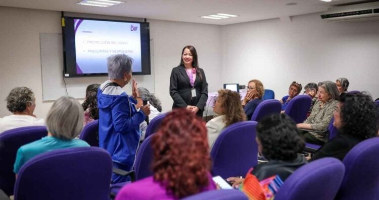 Adultas Mayores DIF conferencias