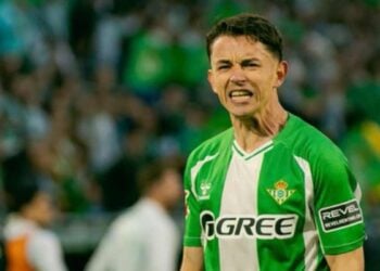 Álvaro Fidalgo podría salir del Betis ante su falta de minutos