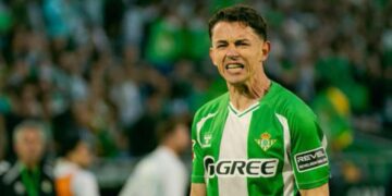 Álvaro Fidalgo podría salir del Betis ante su falta de minutos