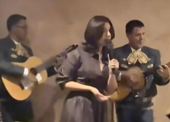 Ángela esposo Nodal romántico